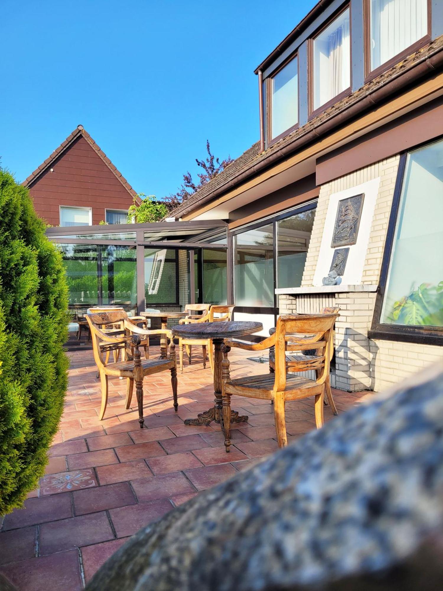 Nur 7 Gehminuten Zum Strand, Sehr Hochwertige Ferienwohnung Mit Terrasse In Ruhiger Lage, Inklusive Parkplatz Und Fahrradunterstellplatz Laesst Keine Wuensche Offen Scharbeutz Dış mekan fotoğraf